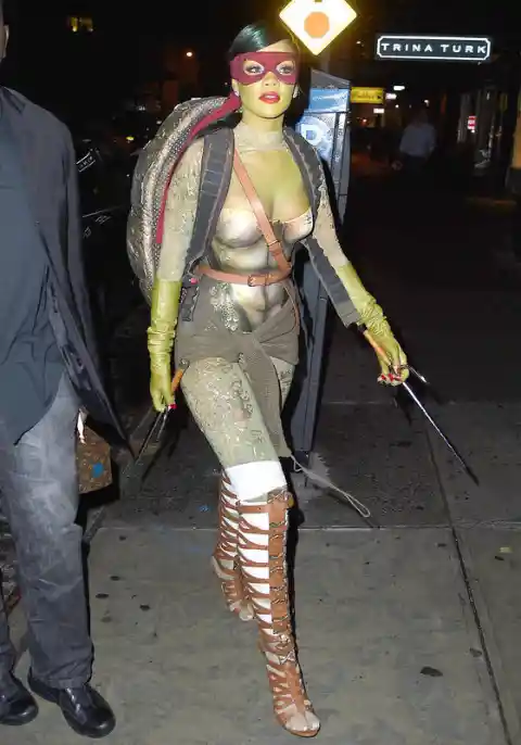 10 Celebrity Costumes it'd be hard to top