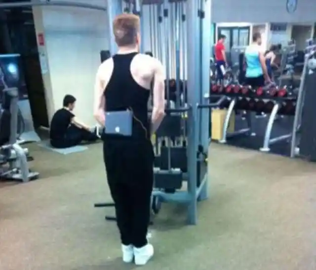 Hilarious Photos Taken At The Gym