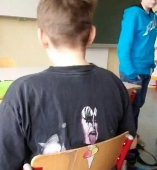 40 People Who Wore The Right Shirt At The Right Time
