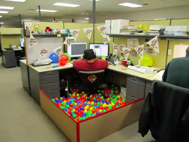 Hilarious Snapshots Of Office Life