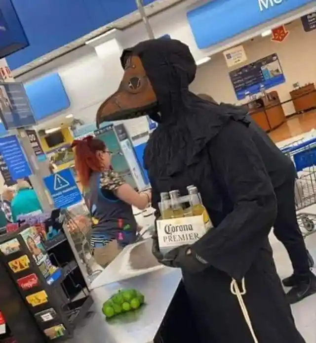 Hilarious Photos Of Walmart’s Greatest Customers