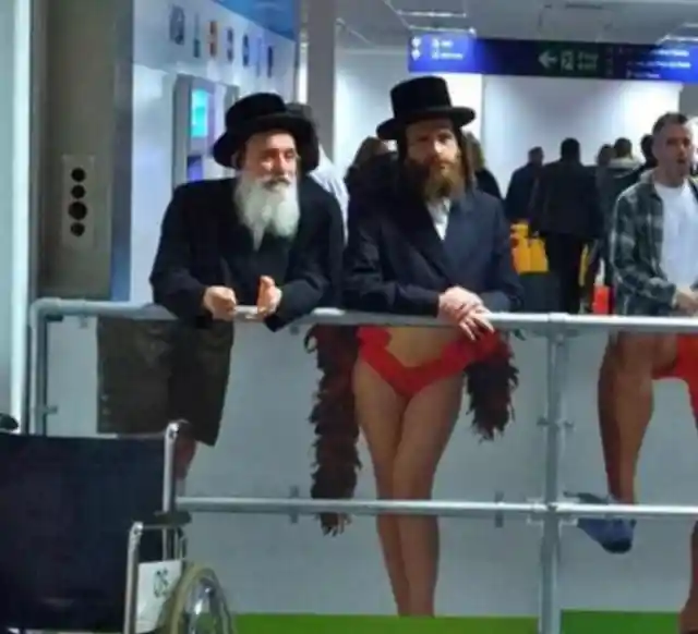 Twilight Zone: The Wackiest Photos Ever Taken At Airports