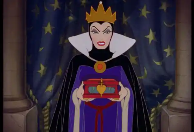 What Does that Evil Queen Actually Say in the Mirror in Snow White and the Seven Dwarves?