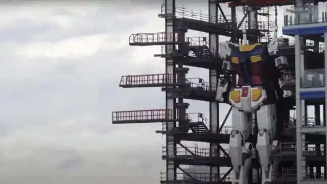 Japan Now Has A 60-Foot Robot And It's Already Walking!