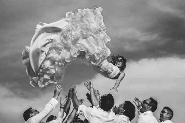 26 Wedding Photos that will Take Your Breath Away