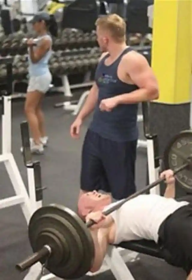 Hilarious Photos Taken At The Gym