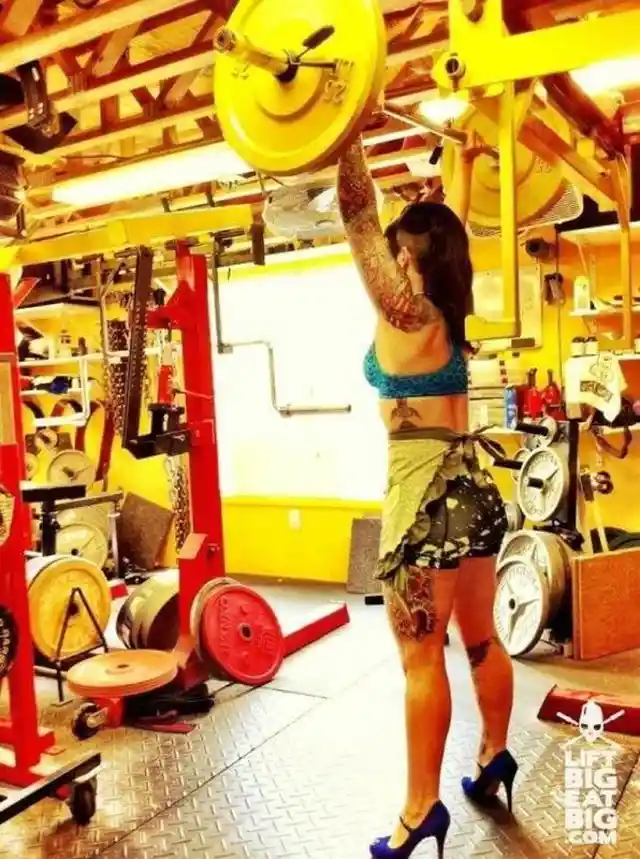 Hilarious Photos Taken At The Gym