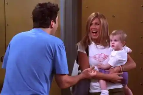 What song did Ross sing to make Emma, his and Rachel’s daughter, laugh? 