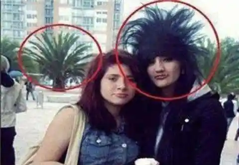 30 Funny Coincidences Caught On Camera