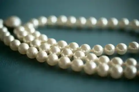 This Is How Pearls Are Formed